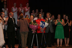 After the finale of the EU-premiere. Thomas Stanghelle (in red) together with artistic director Daniel Bohr, the real Mark Wang and the other artists from Europe, USA and Asia.
