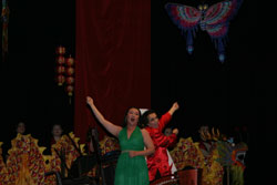 From the left: Lin Meng-Chun (soprano) as Mark's girlfriend Jing and Thomas Stanghelle (tenor) as Mark Wang